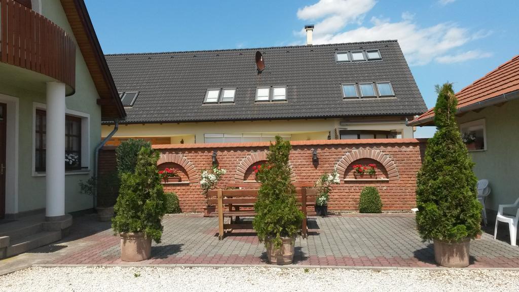 Gitta Apartman Bük エクステリア 写真